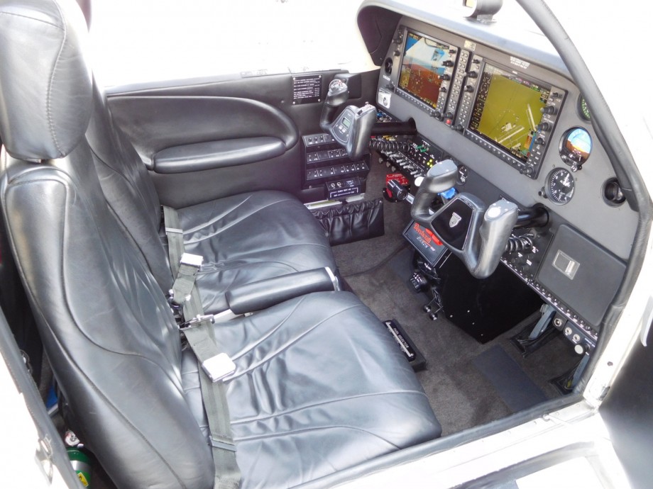 N58GL-COCKPIT