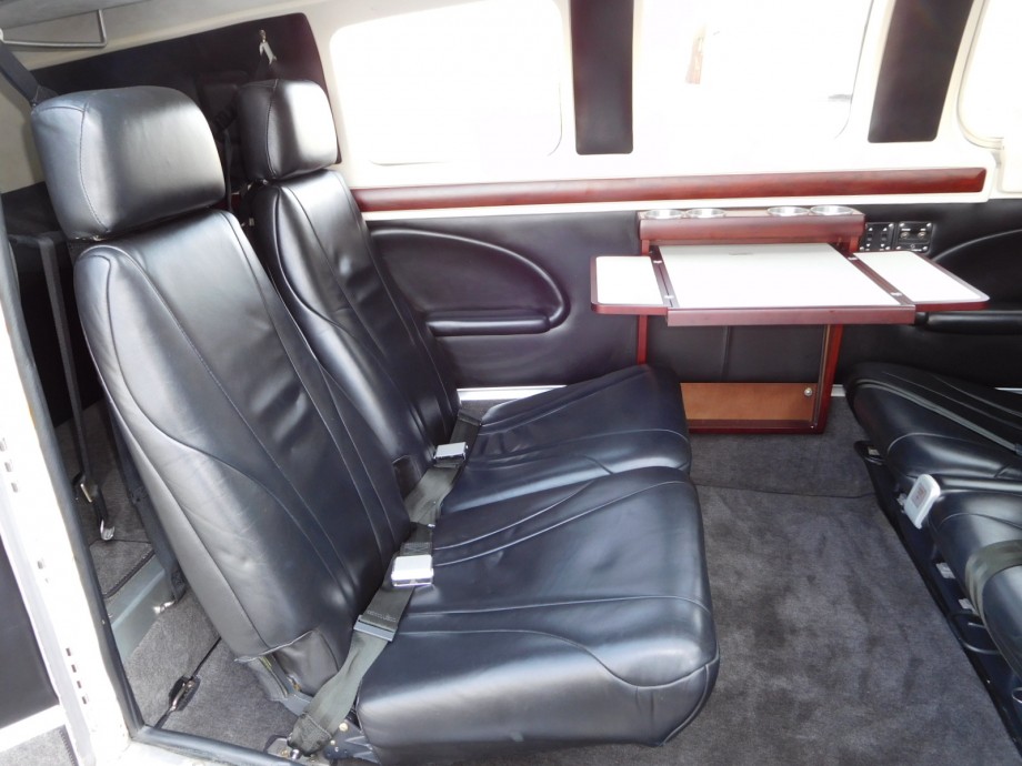 N58GL-REAR-SEATS-1